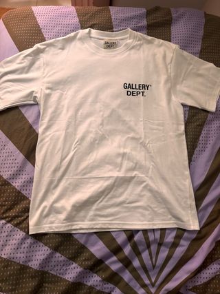 Camiseta Gallery Dept.