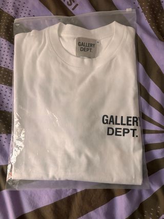 Camiseta Gallery Dept.