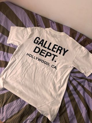 Camiseta Gallery Dept.