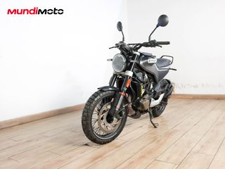 HUSQVARNA SVARTPILEN 125 ABS