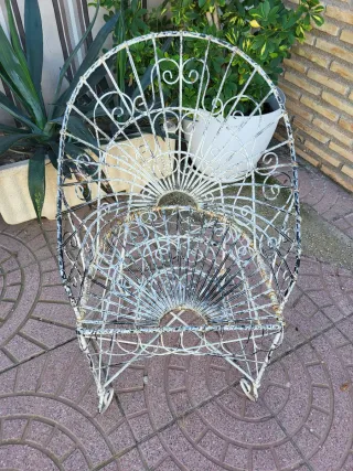 Silla de forja blanca vintage