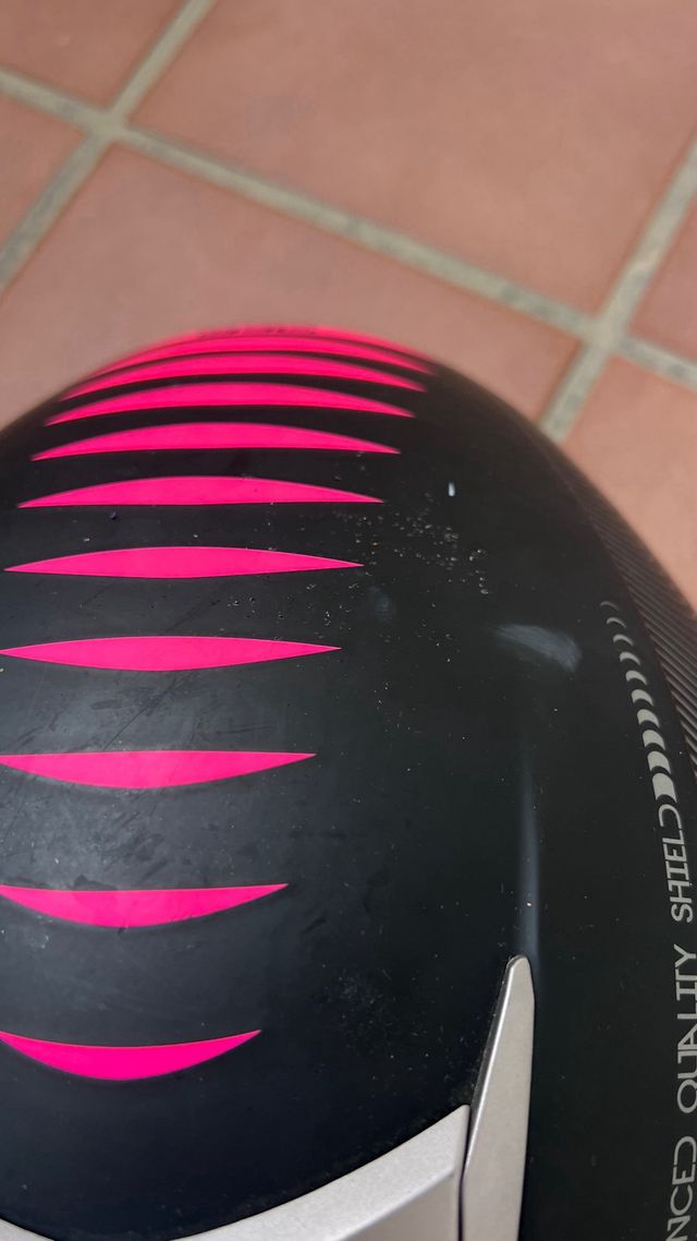 Casco MT Helmets Negro y Rosa