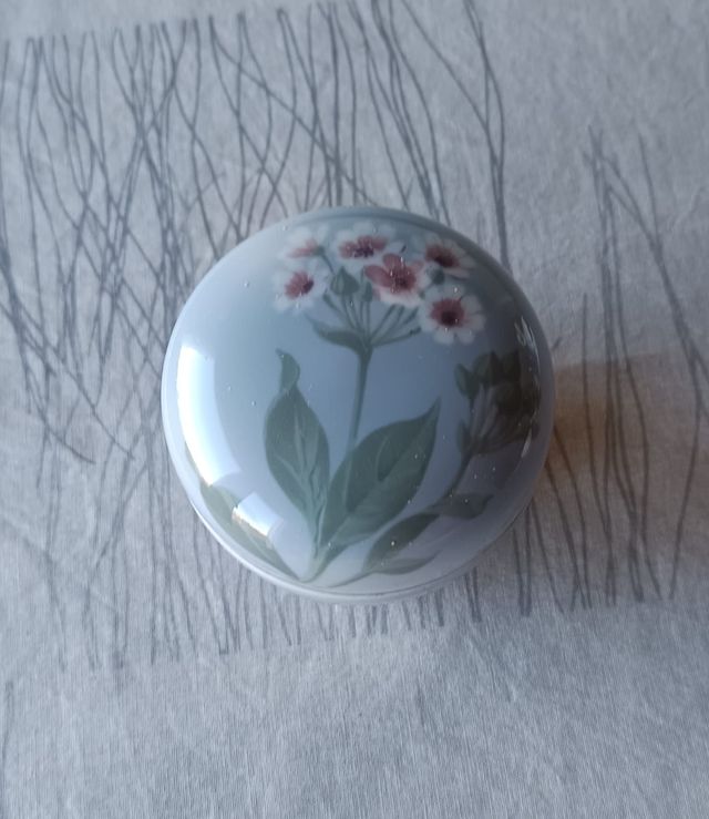 Caja de porcelana Rörstrand siglo XX