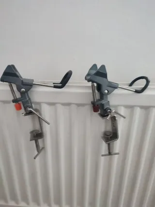 2 Soportes para barandillas pescar en el puente