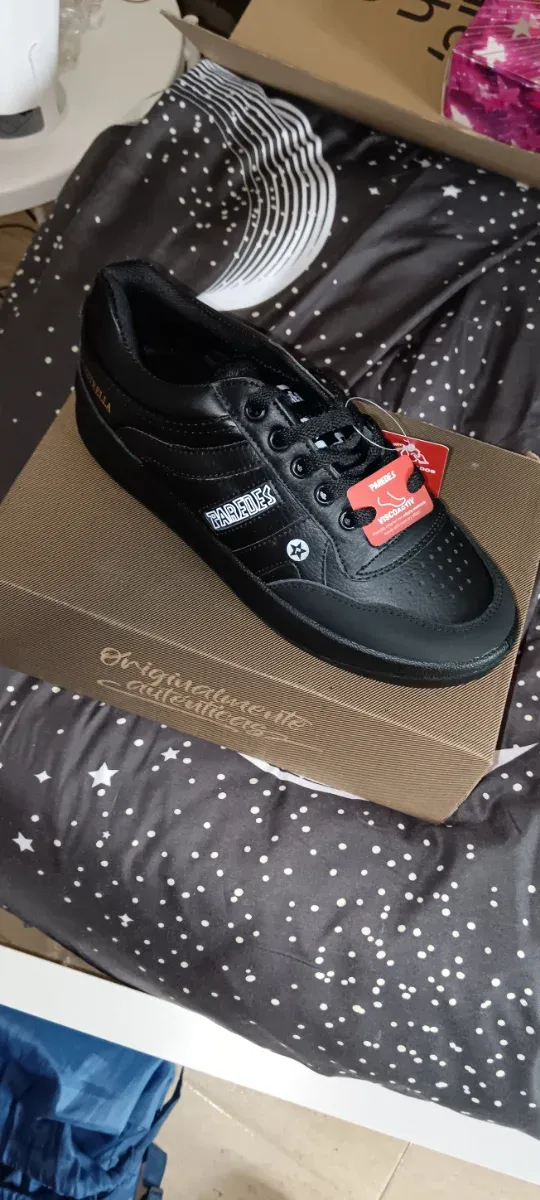 Zapatillas Paredes Negras Estrella