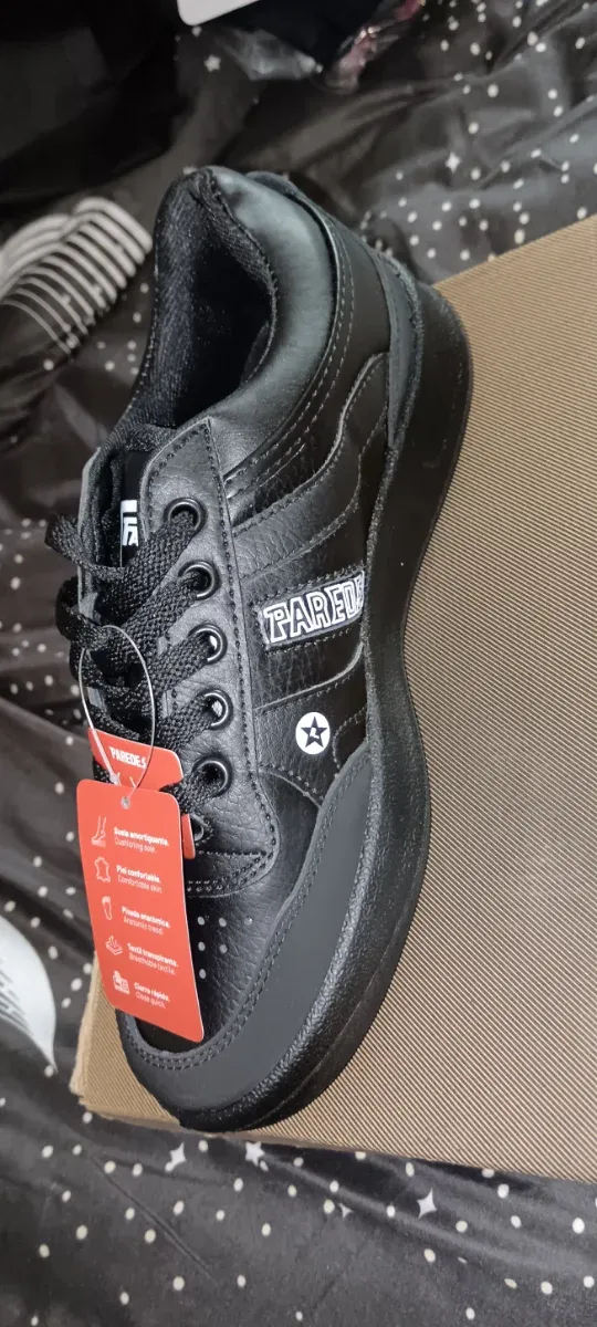 Zapatillas Paredes Negras Estrella