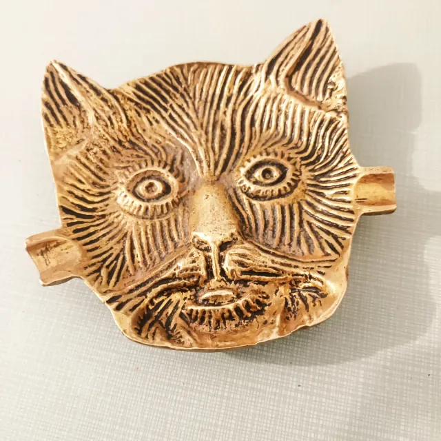 Cenicero decorativo a forma di gatto