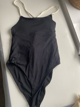 Bañador negro con tiras beige