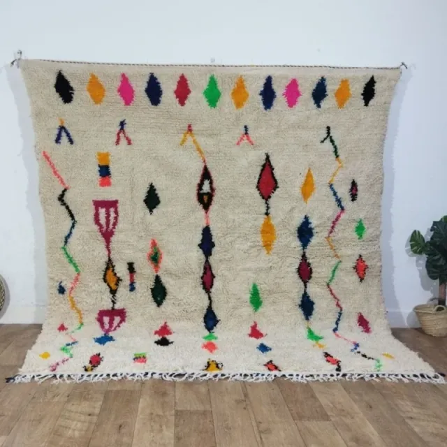 Alfombra de lana beige y multicolor