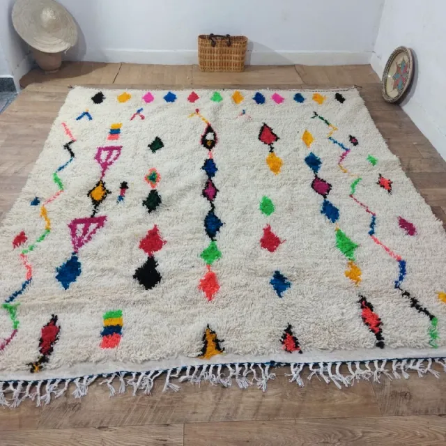 Alfombra de lana beige y multicolor