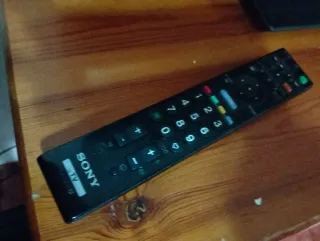 Televisión Sony BRAVIA con mando