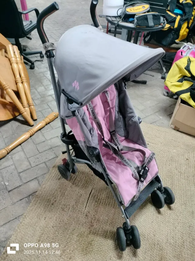 Silla de paseo McLaren rosa y gris