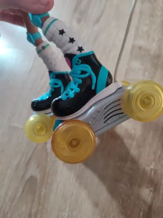 Muñeca My Scene patinadora con patines