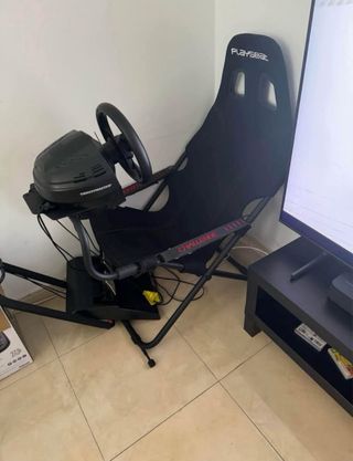 Playseat con volante Thrustmaster T300RS
