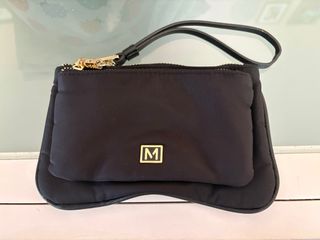 Cartera Mango negra con detalles dorados