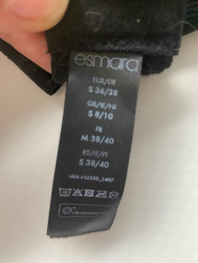 Conjunto deportivo negro