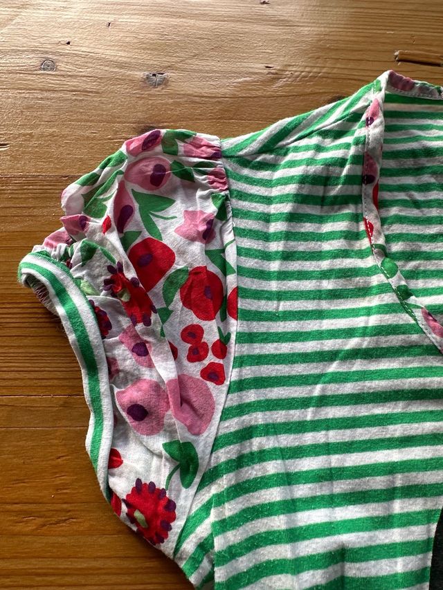 Camiseta Fornarina rayas verdes flores talla S/M