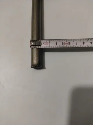 Barra  de pescar metálica con anillas