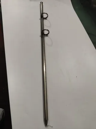 Barra  de pescar metálica con anillas