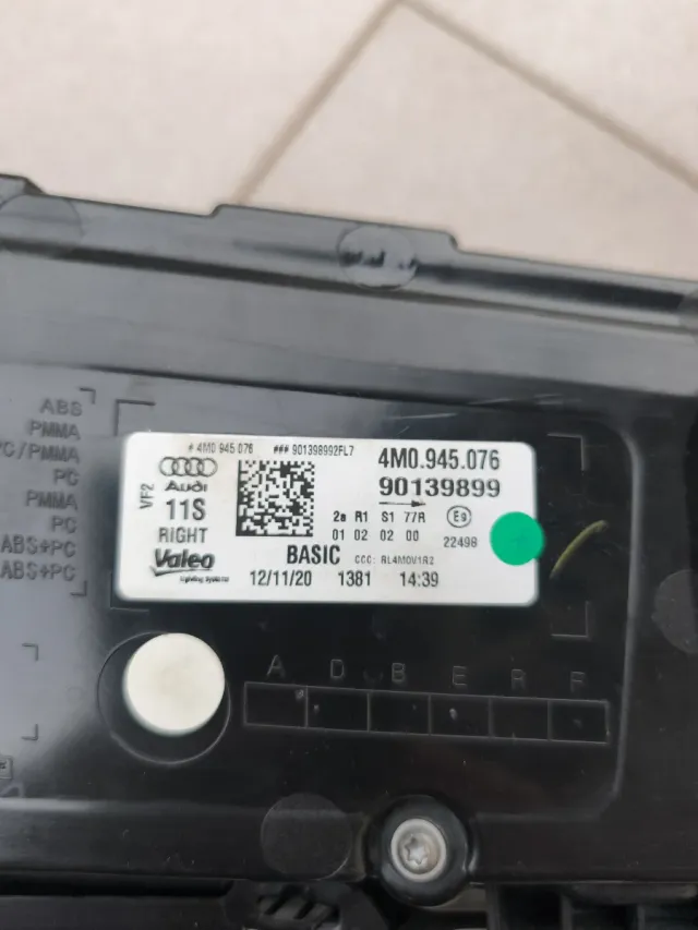 Faro trasero Audi Q7 4M0.945.076