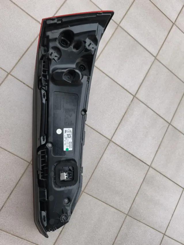 Faro trasero Audi Q7 4M0.945.076