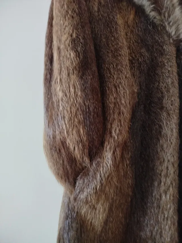 Abrigo de piel sintética marrón