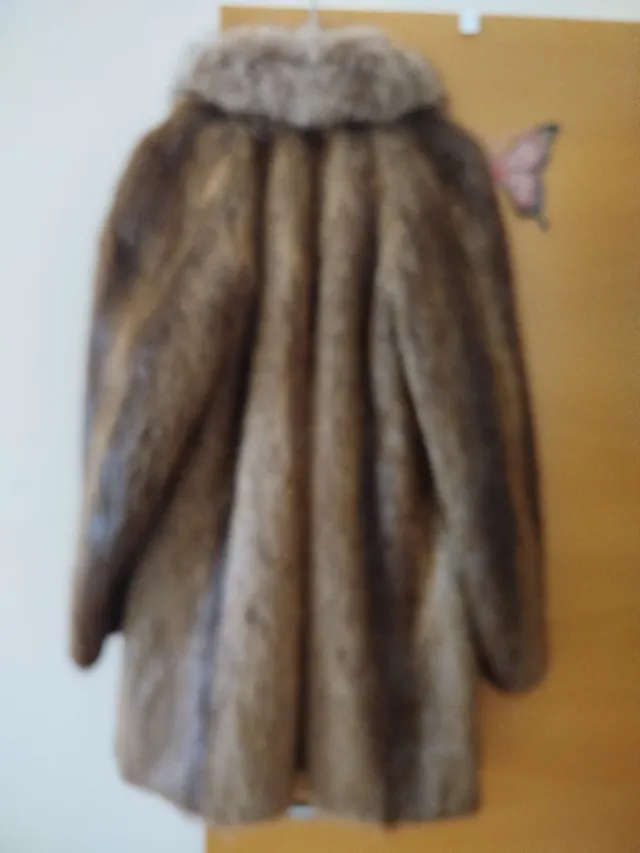 Abrigo de piel sintética marrón