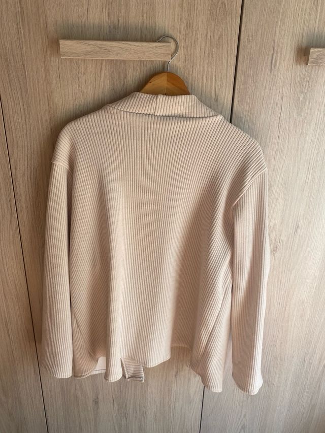 Cárdigan beige de punto fino