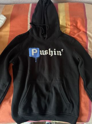 Sudadera Negra con Logo Pushin