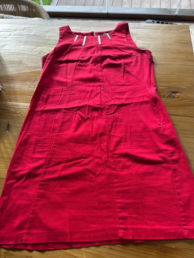 Vestido rojo sin mangas