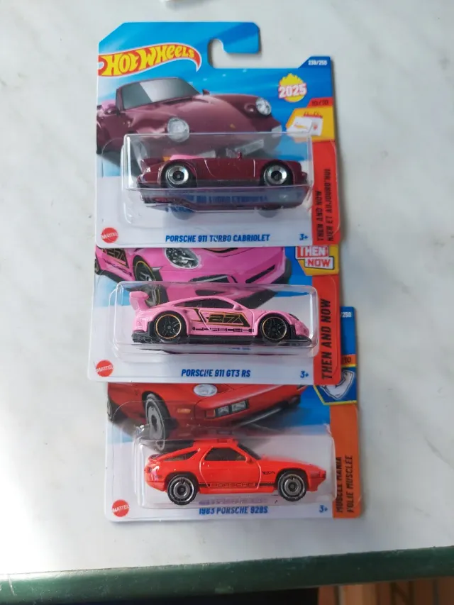 Lote 3 Hot Wheels Porsche año 2025