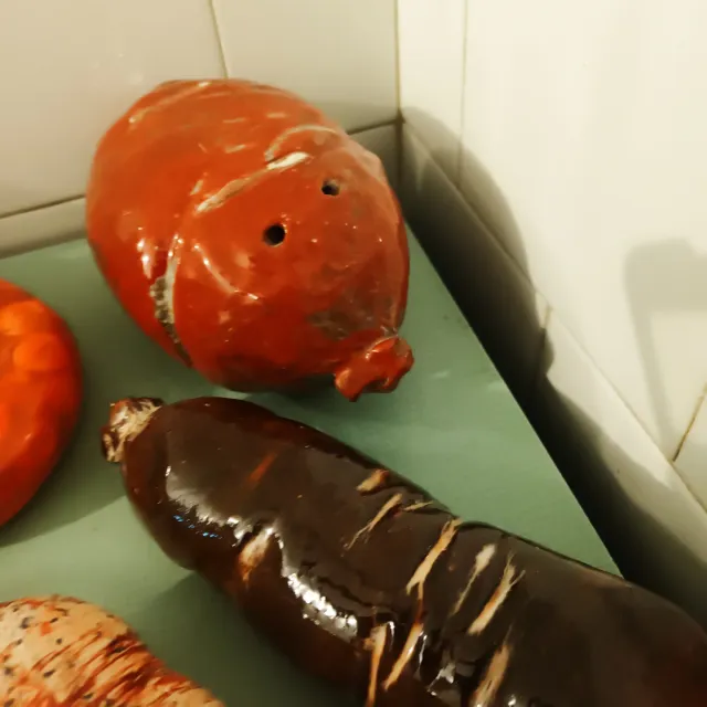 Embutidos in ceramica per esposizione