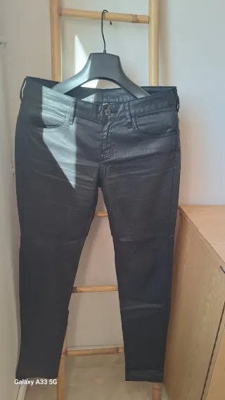 Pantalón efecto piel mujer negro