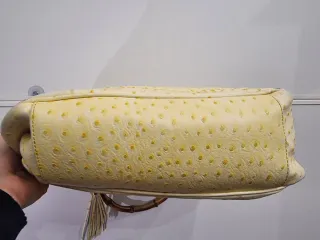 Borsa pelle gialla manico bambù