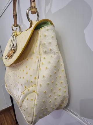 Borsa pelle gialla manico bambù