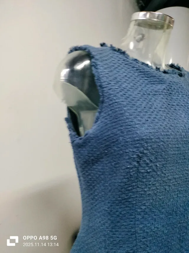 Vestido azul tejido sin mangas