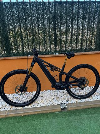 Bici eléctrica Cube 2025