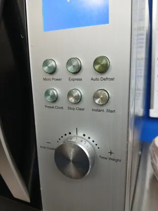 Microondas T.S. con panel digital