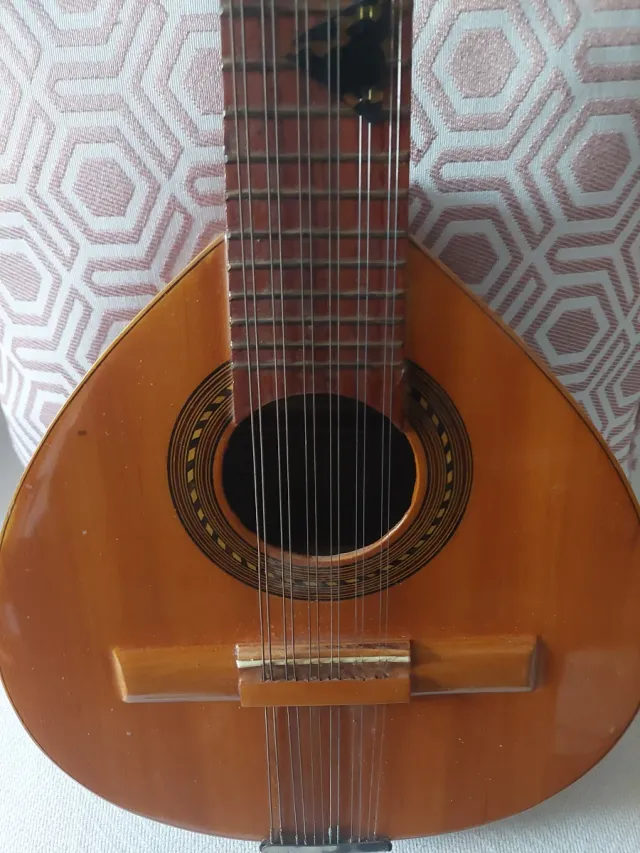 Bandurria de 12 cuerdas