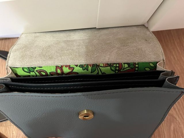 Bolso gris,animal print