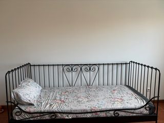 Cama sofá IKEA com colchão