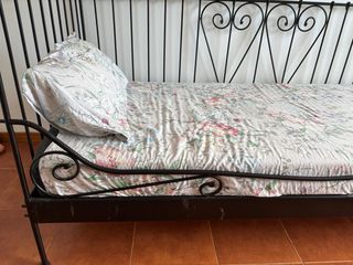 Cama sofá IKEA com colchão