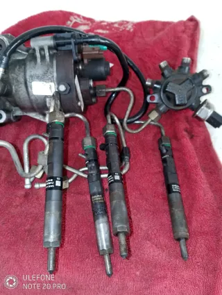 Bomba Inyectora y 4 Inyectores Diésel