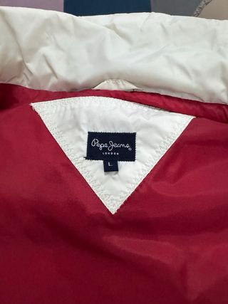 Chaleco Pepe Jeans blanco y rojo