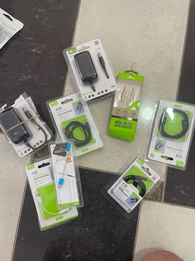 Caixa com 145 produtos eletrônicos ÚLTIMA CAIXA