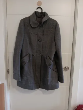 Abrigo gris elegante