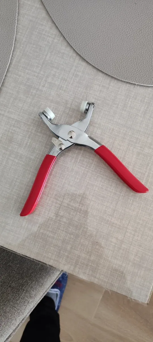 Alicates para botones a presión