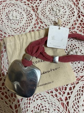 Collana Vestopazzo con ciondolo argentato