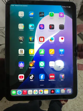 iPad (A16) Wi-Fi 128GB Azul con  pencil y teclado