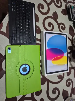 iPad (A16) Wi-Fi 128GB Azul con  pencil y teclado